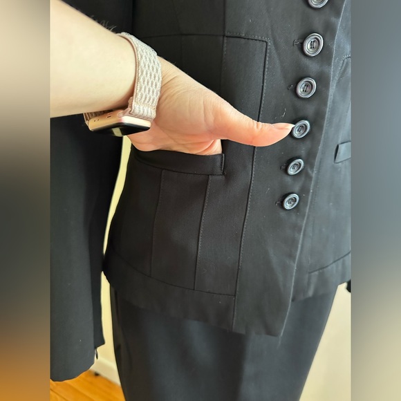 Nanette Lepore A Perfect Cut Black Low Round Cut Neck Button Down Jacket Sz 8. - Picture 3 of 15